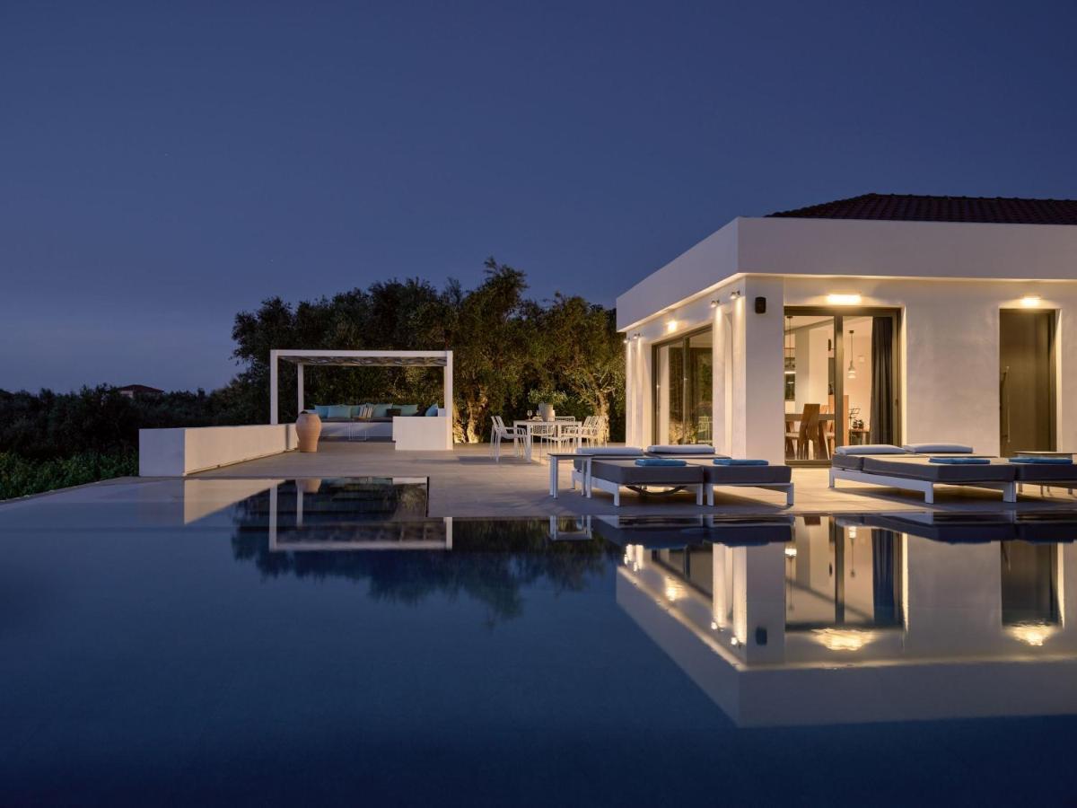 Drallos Luxury Villa Alykanas  Bagian luar foto