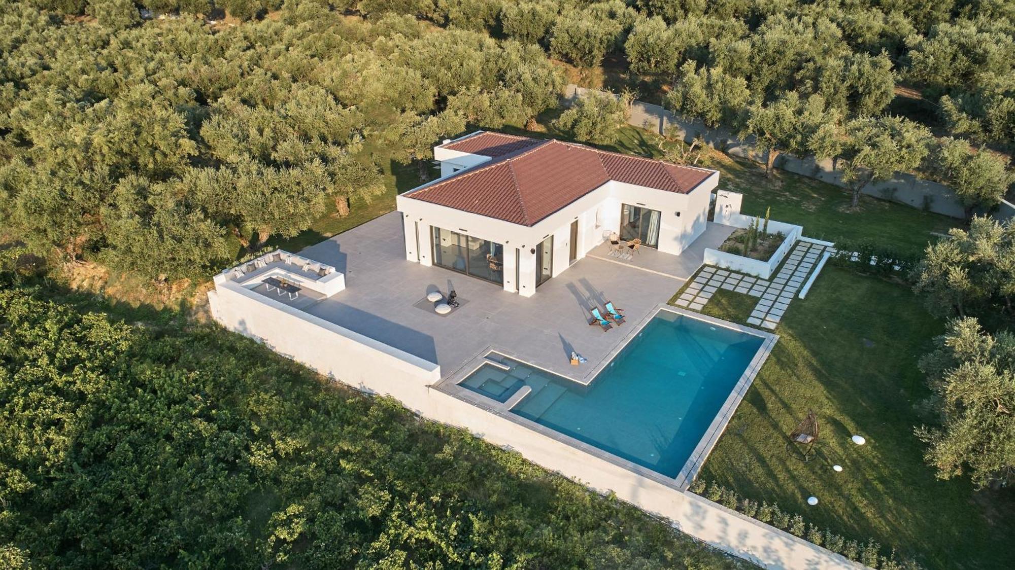 Drallos Luxury Villa Alykanas  Bagian luar foto