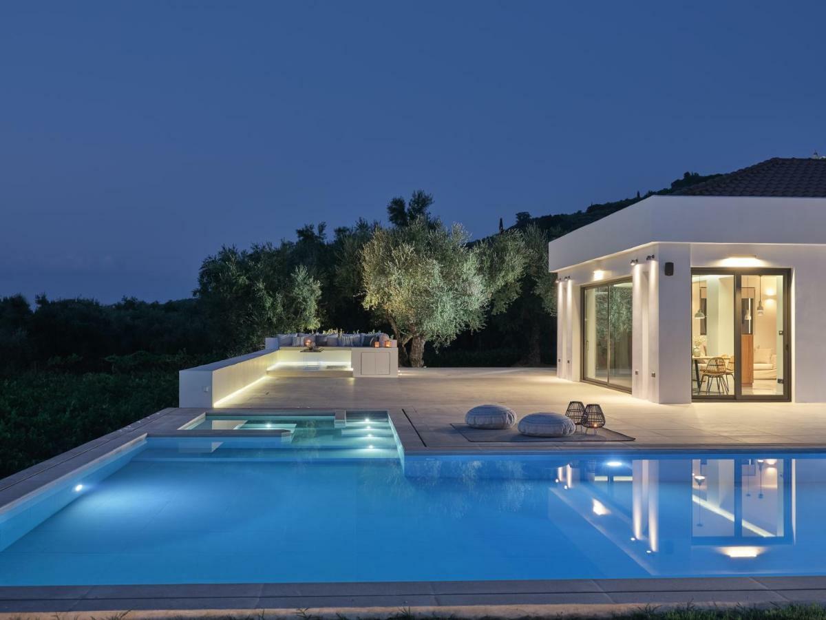 Drallos Luxury Villa Alykanas  Bagian luar foto