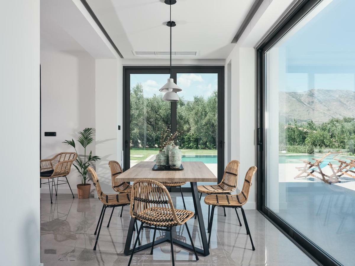 Drallos Luxury Villa Alykanas  Bagian luar foto